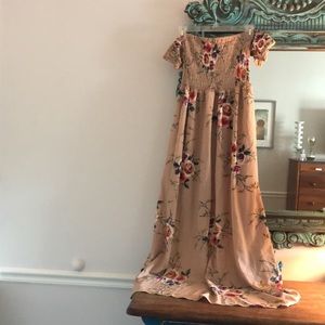 Maxi dress no brand size medium beige with rose pattern